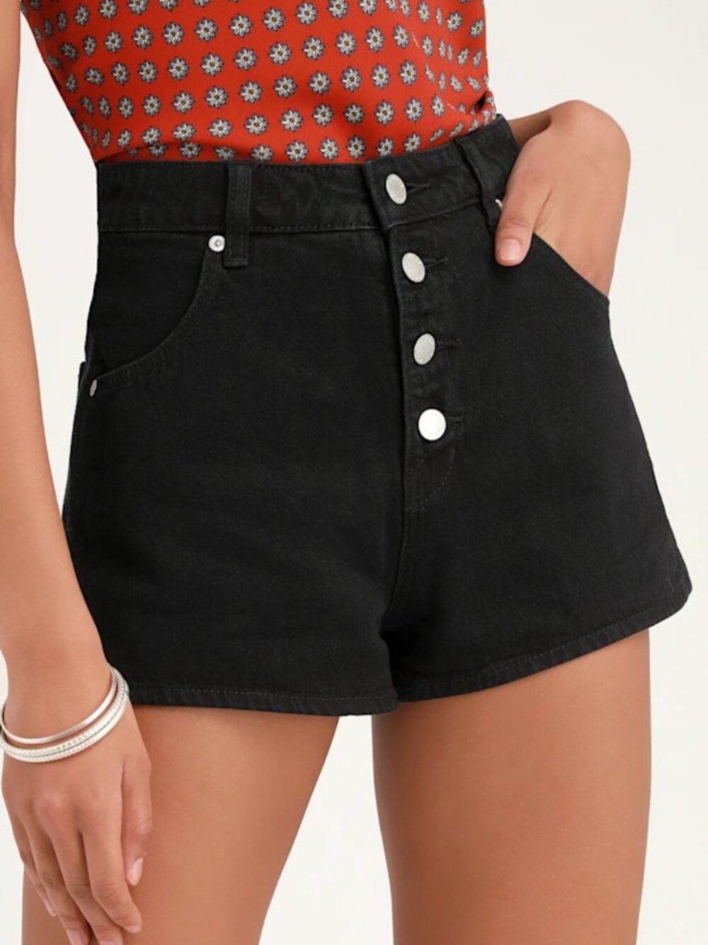 ROLLA'S high rise slim duster shorts in black w/exposed button fly (sz26)